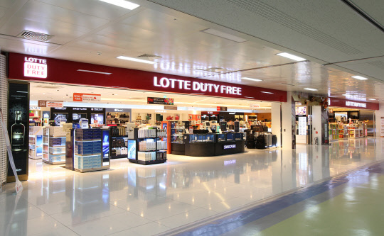 서울 강서구 방화동 소재 김포공항 내 롯데면세점 매장 전경. 롯데면세점 제공